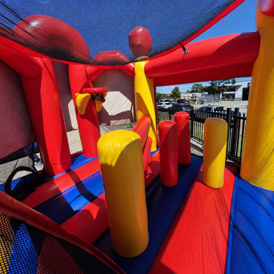 Interior view of the basketball hoop activity inside the Racing Fun 5in1 Combo