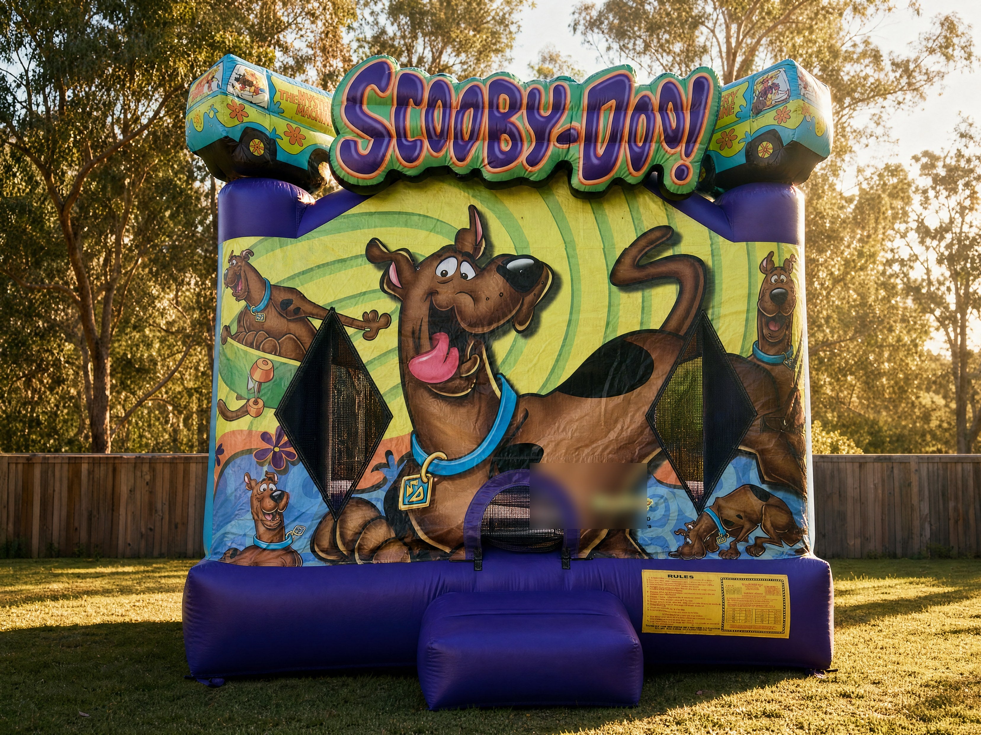 Scooby Doo Jumping Castle straight-on front face showing the Scooby-Doo artwork